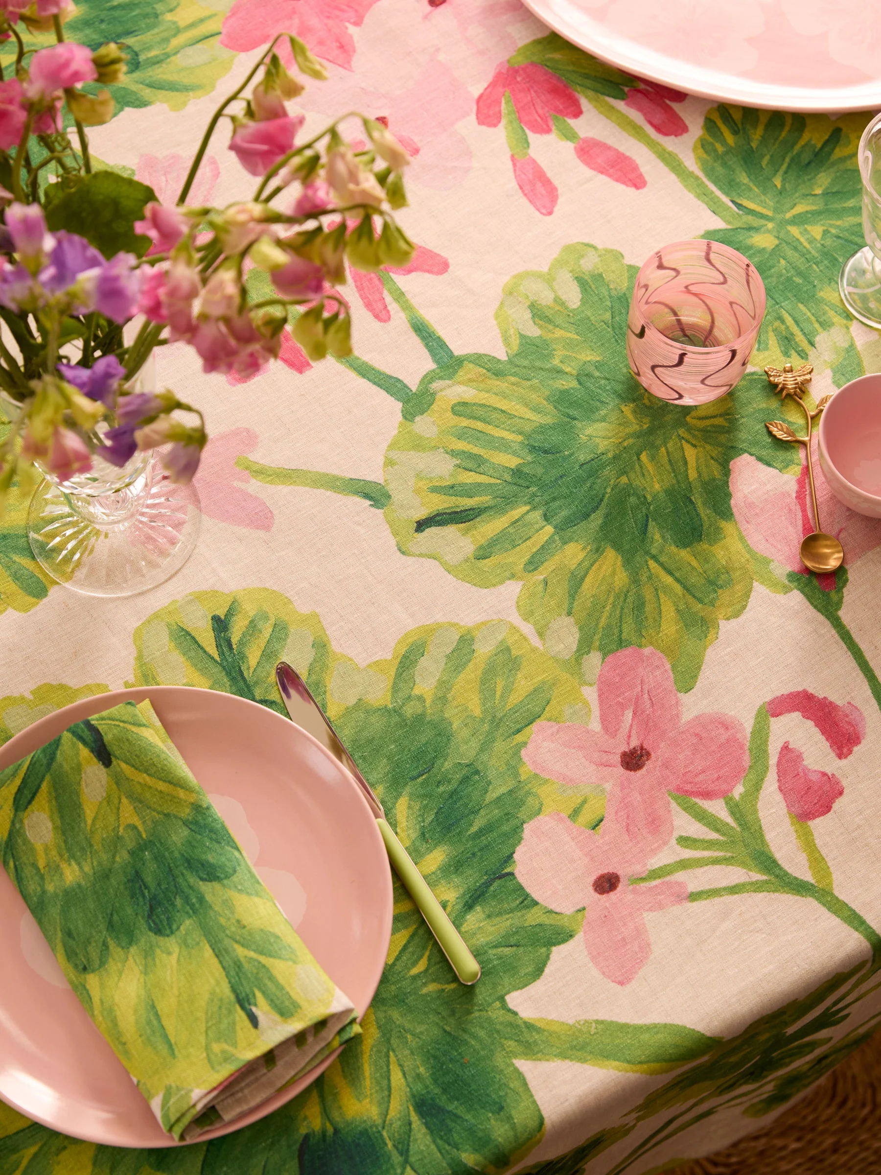 Geranium Multi Napkins - Set of 4 - Image 3