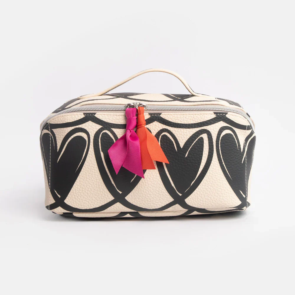 Hearts Large Cosmetic Wash Bag - Image 5
